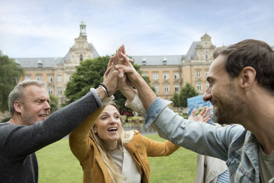 Berlin: Outdoor Escape Game Mitte - Solving Codes Across the Streets: Clues, Chat, and Time Pressure