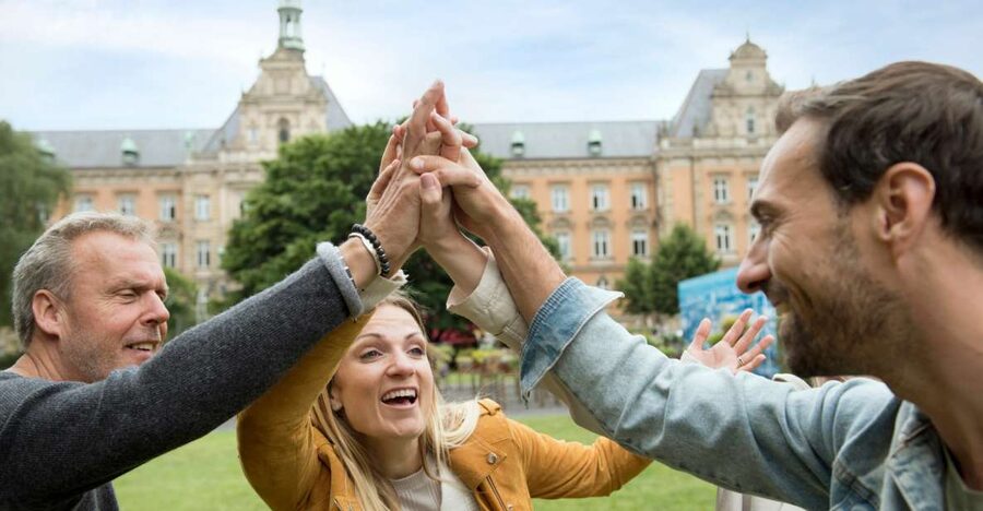 Berlin: Outdoor Escape Game Mitte - Meeting at Koppenplatz and Getting Your iPad Briefing
