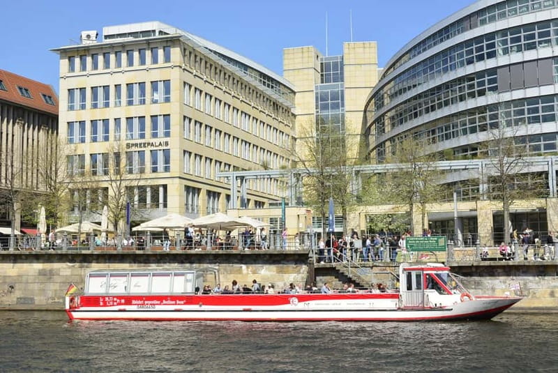 Berlin: Panoramic Boat Tour with Bilingual Audio Guide - Stepping Through the City’s Modern Combinations