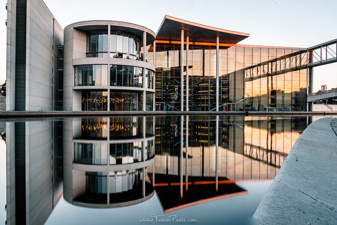 BERLIN PHOTO TOUR with a professional Photographer from Berlin - The blue hour lesson you can use tomorrow