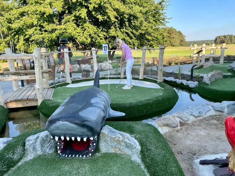 Berlin: Pirate´s Island Adventure Mini Golf Ticket - Key highlights at a glance