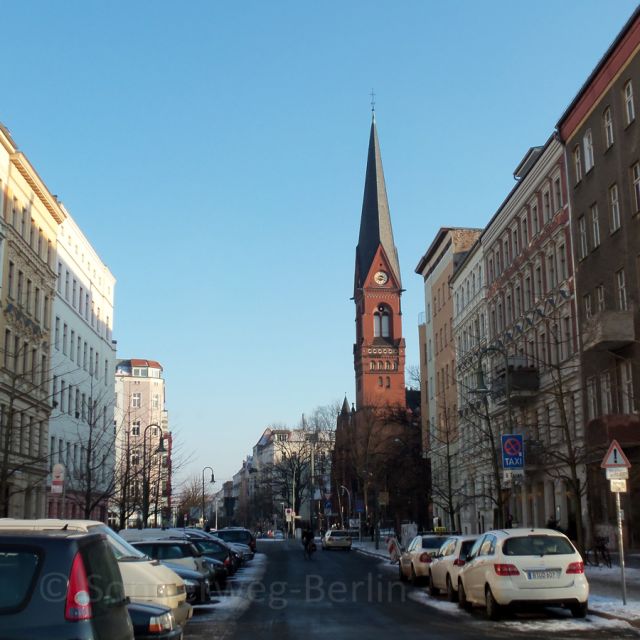 Berlin: Prenzlauer Berg District Guided Walking Tour - Pace, timing, and what to bring for a comfortable 2.5 hours