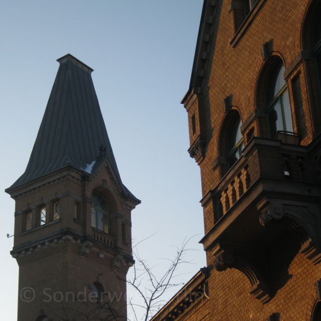 Berlin: Prenzlauer Berg District Guided Walking Tour - Schönhauser Allee: Jewish Cemetery and Wasserturm viewpoints