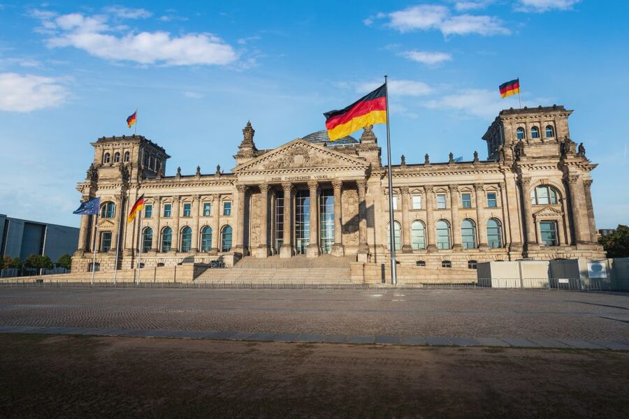 Berlin: Private 2-Hour Sightseeing Tour in Classic GDR Van - Key Things You Should Notice Before You Go