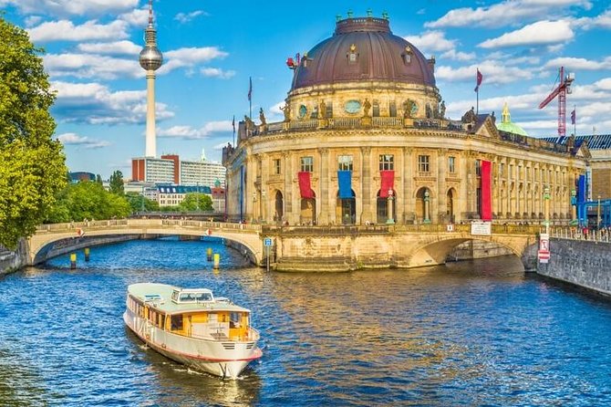 Berlin Private Custom Tour with a Local: Highlights & Hidden Gems - Start at Pariser Platz: The Tour’s Best First Move