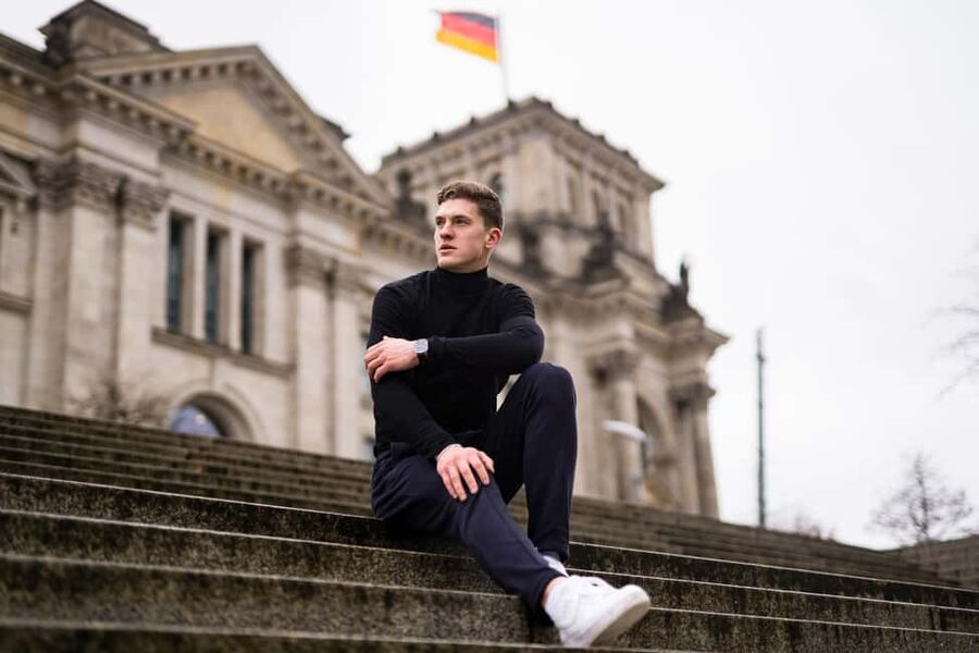 Berlin: Private Photo Session with Professional Photographer - Brandenburg Gate and Reichstag: what changes when the route extends