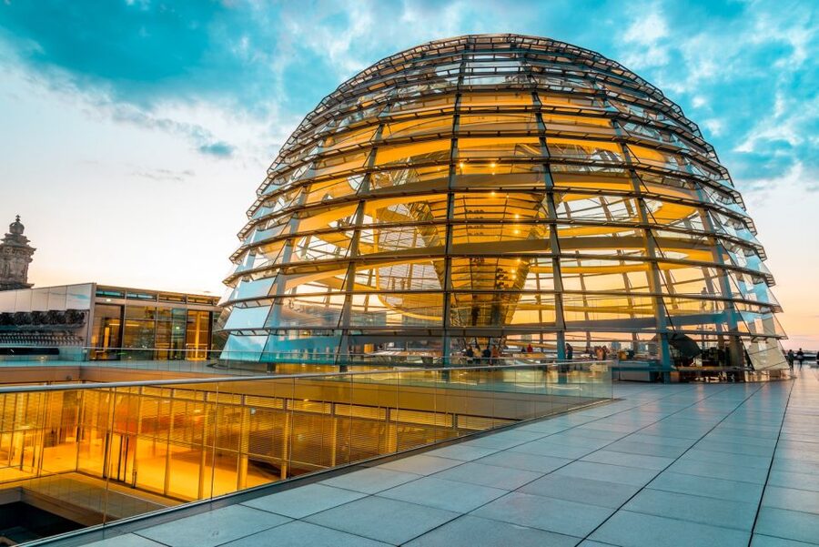 Berlin: Private Reichstag and Glass Dome Tour - Meeting at Pariser Platz: the easiest start you can ask for