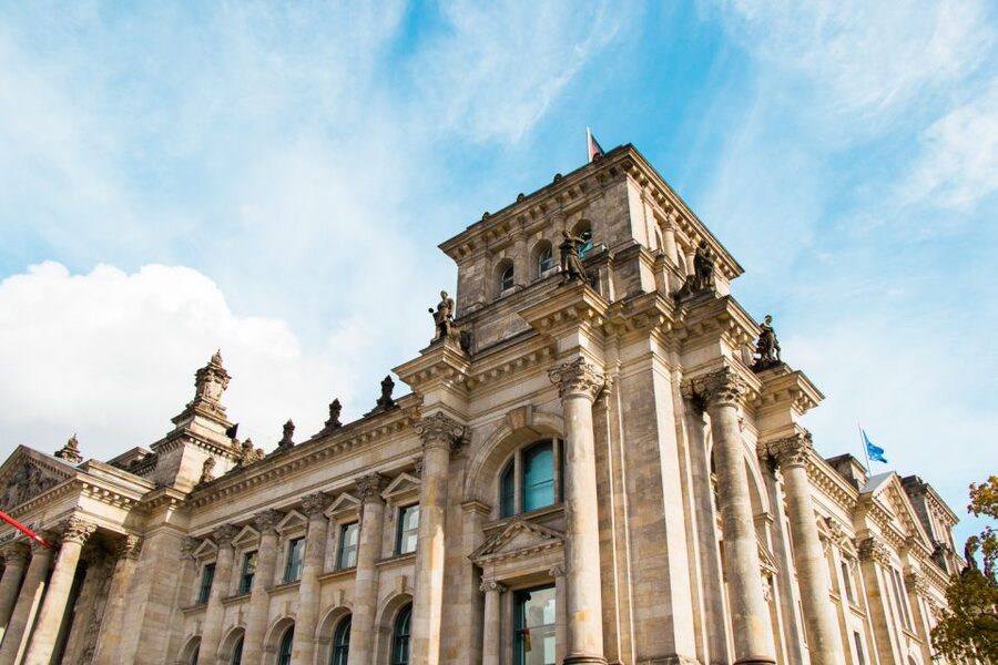 Berlin: Private Reichstag and Glass Dome Tour - Optional plenary hall talk (German only): worth it if you can get it