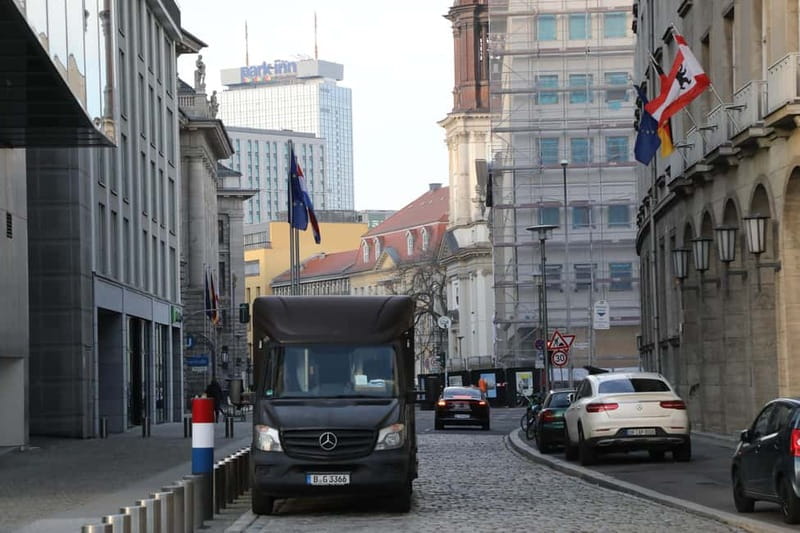 Berlin: Private Sightseeing Tour in an E-Rickshaw - Nikolaiviertel: Old-Town Color and a Photo-Friendly Opening