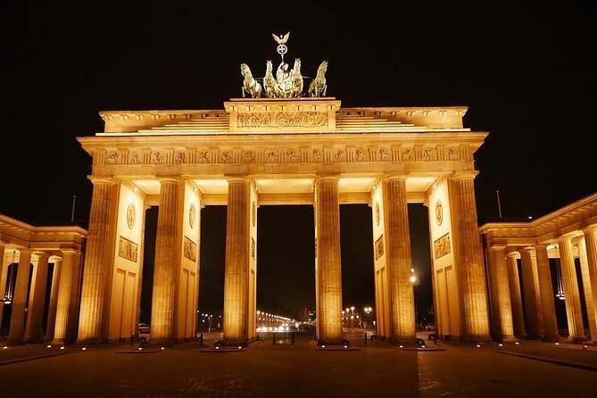 Berlin Private Walking Tour with a Local - Brandenburg Gate: the photo spot that can turn into a lesson
