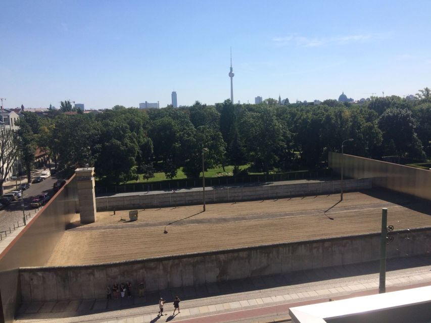 Berlin: Private Walking Tour with a Local Guide - Checkpoint Charlie: the East-West story in one focused stop