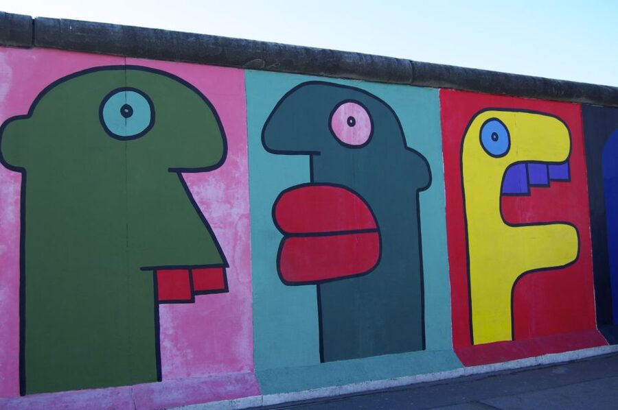 Berlin Reunited and Revived! 3-Hour Alternative Tour - Mitte After the Wall: Restored Buildings and Fast Change