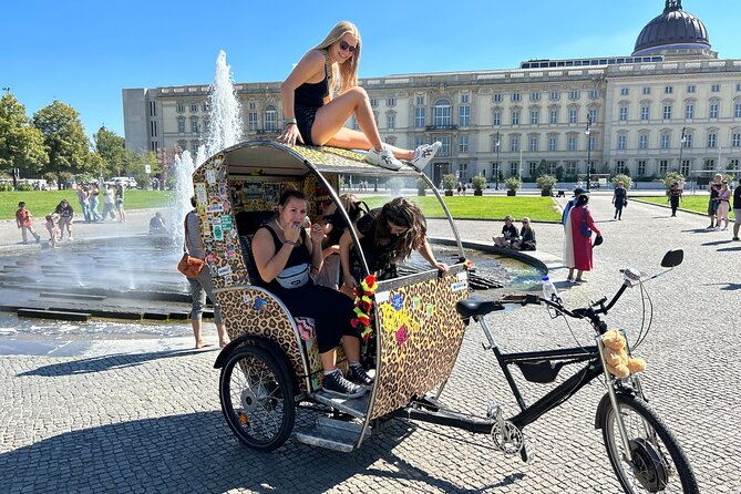 Berlin Rickshaw Tours Historical & Photo City Tour 120min - Sightseeing - From Konzerthaus to the domes: a photogenic architecture loop