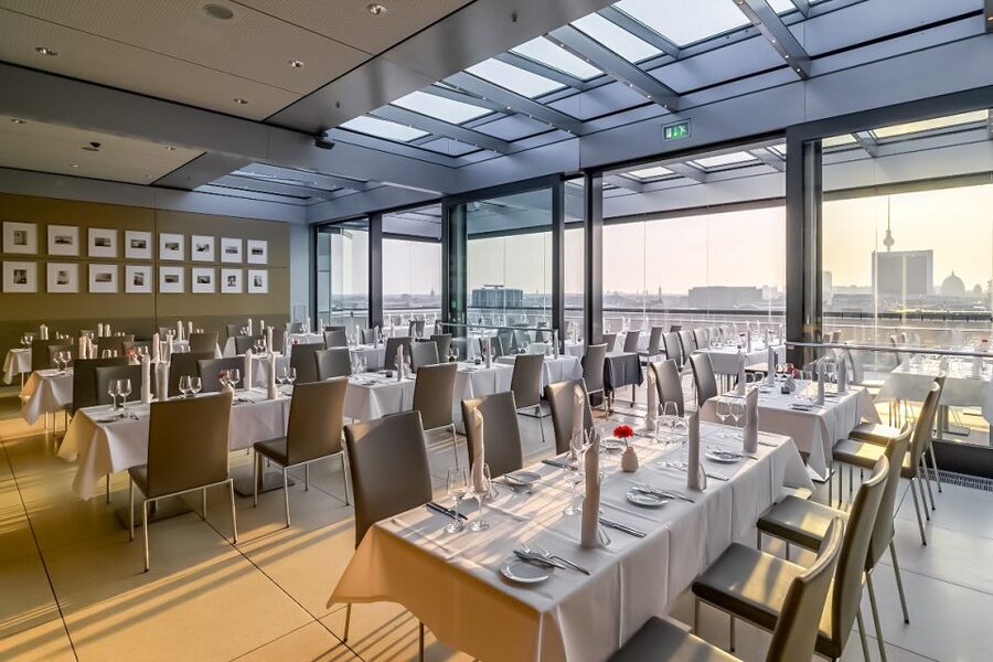 Berlin: Rooftop Dinner at the Käfer Restaurant Reichstag - The Dinner Flow: What Happens After You’re Seated