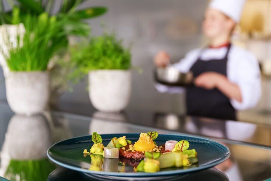 Berlin: Rooftop Lunch at the Reichstag's Käfer Restaurant - Inside Käfer: the 3-course meal and how to choose