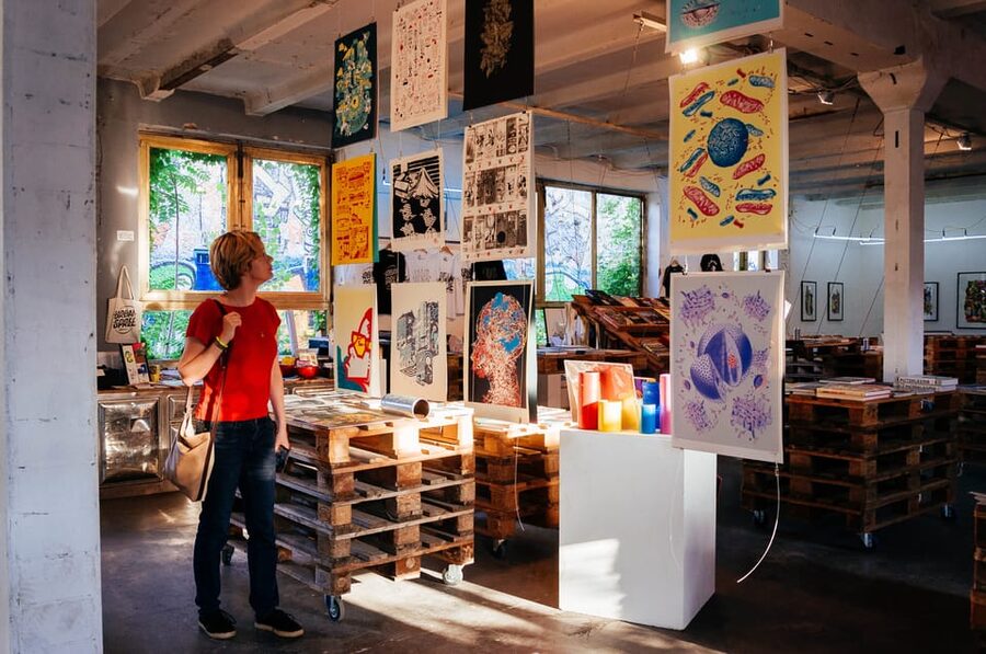 Berlin's Alternative Side: The Urban Jungle Tour - The Smallest Cinema in Town: 70s Flair as a Cultural Detour