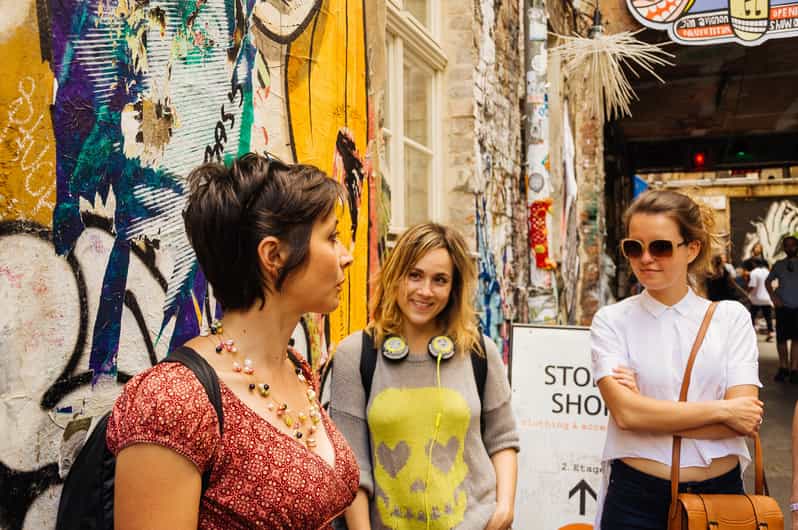 Berlin's Alternative Side: The Urban Jungle Tour - A Courtyard for Contemporary Artists: Berlin’s Art That Refuses to Move