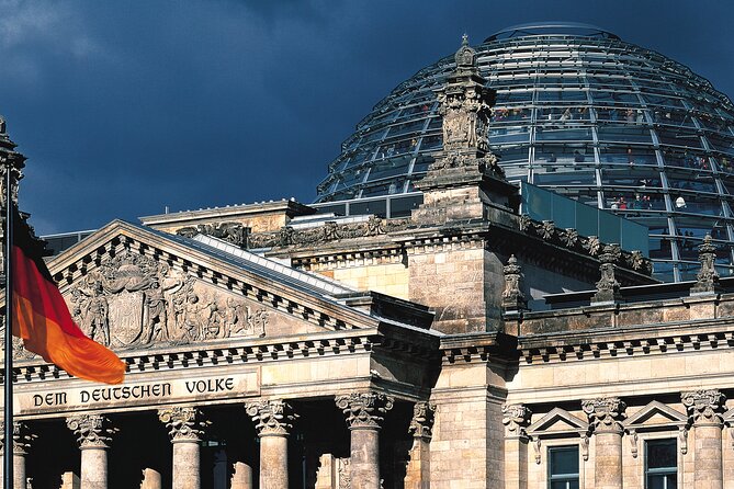 Berlin's Best: 2 Hour Walking Tour Third Reich and the Cold War - Meeting at Pariser Platz and what to expect before you start