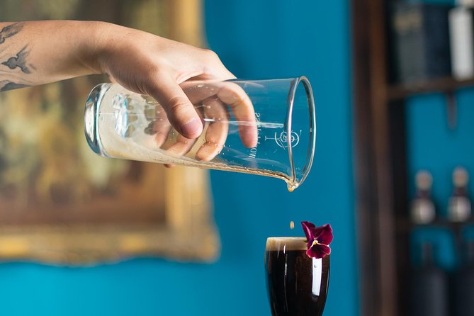 Berlin's first original craft beer tour & experience - What you really get: 6–9 tastings plus a beer-and-pizza start