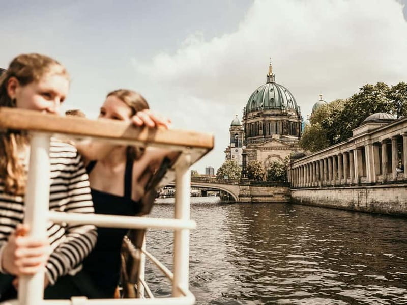 Berlin's Wild East: Nightlife & Counterculture Boat Tour - East Side Gallery and Berlin Wall: the start that changes your whole perspective