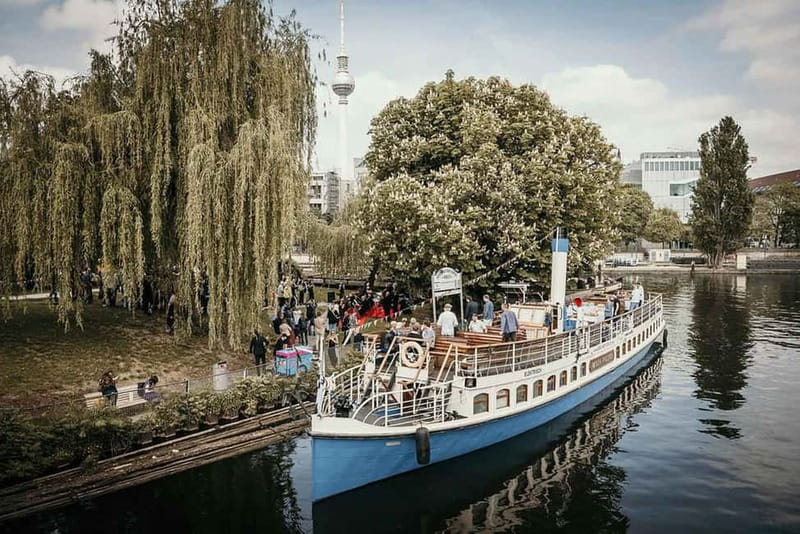 Berlin's Wild East: Nightlife & Counterculture Boat Tour - Oberbaumbrücke: the photo stop you’ll actually use