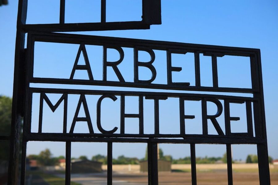 Berlin: Sachsenhausen Memorial 6-Hour Tour in Spanish - The ride north: using the train time to get oriented