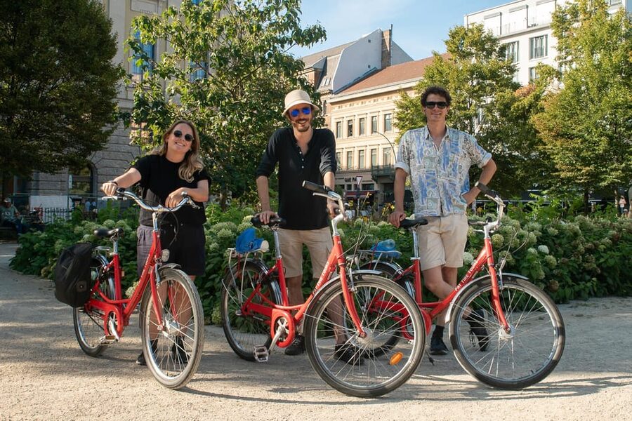 Berlin: Secrets of Berlin Bike Tour - The Späti Refreshment Stop: Quick, Local, and Unpriced