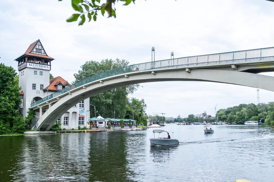 Berlin: Self-Drive Boat Tour - The 15-minute safety briefing that makes first-timers comfortable