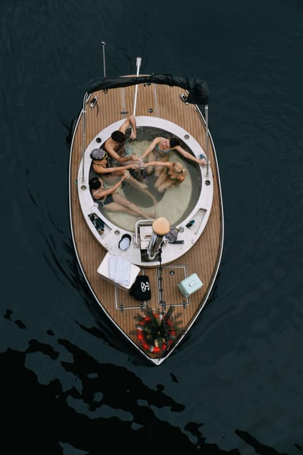 Berlin: Self-drive hot tub boat experience - Key things you’ll notice on this hot tub boat
