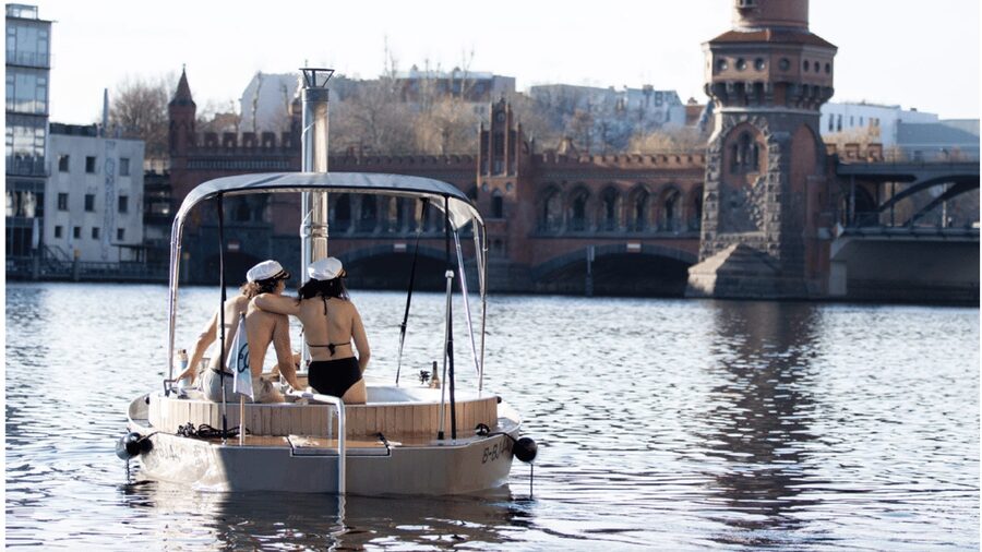 Berlin: Self-drive hot tub boat experience - Price and value: $187 per group up to 2 (and when it makes sense)