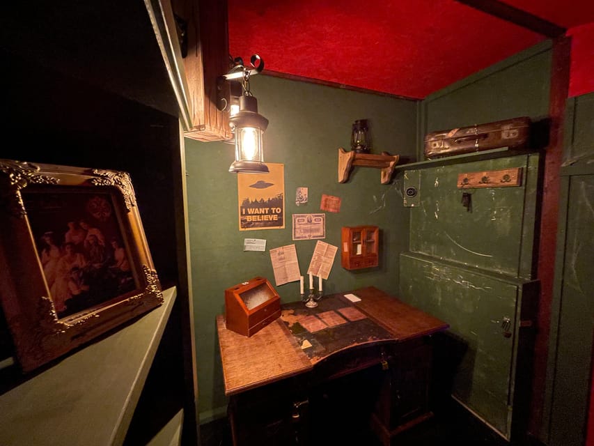 Berlin: “Shadow of the Rubber Duck” Escape Room Experience - The puzzle flow: how to solve faster with a simple strategy