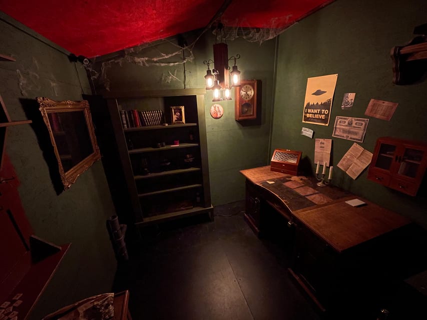 Berlin: “Shadow of the Rubber Duck” Escape Room Experience - “It looked plain outside” is exactly the wrong way to judge
