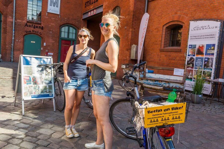 Berlin: Sights and Highlights Bike Tour with a Local Guide - From Kulturbrauerei to Prenzlauer Berg: start with style