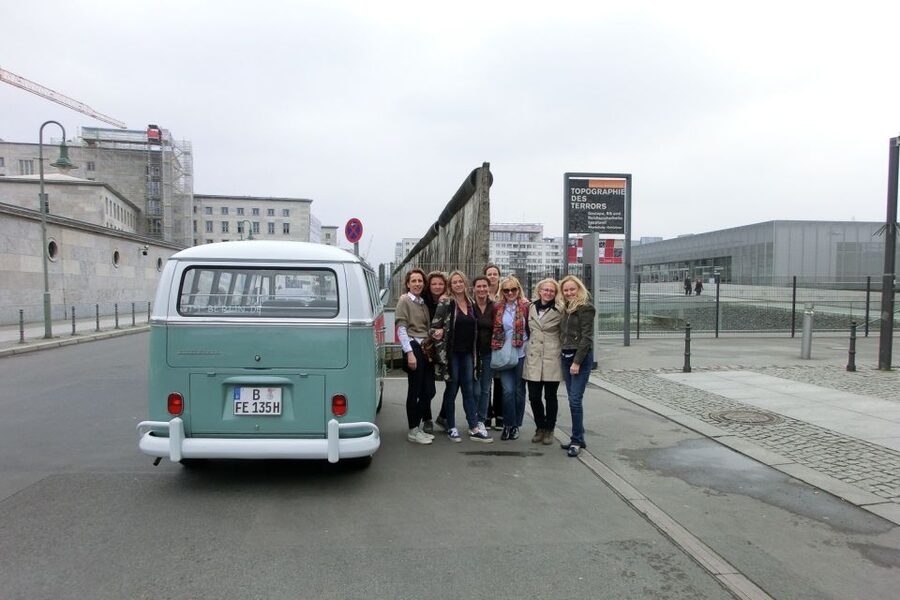 Berlin: Sightseeing Tour in Classic Volkswagen T1 Samba Bus - West Berlin energy: zoo, theatre, shopping, and the TV Tower moment