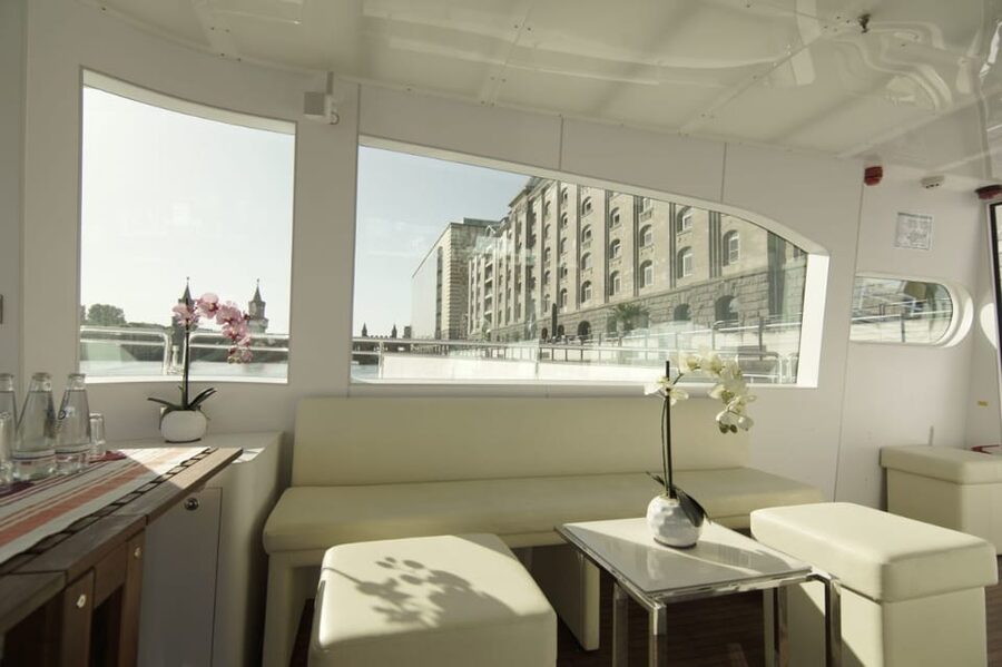 Berlin: Solar Powered Sunset Catamaran Cruise & Audio Guide - Eco-Friendly Tourism and Barrier-Free Access That Doesn’t Feel Like an Afterthought