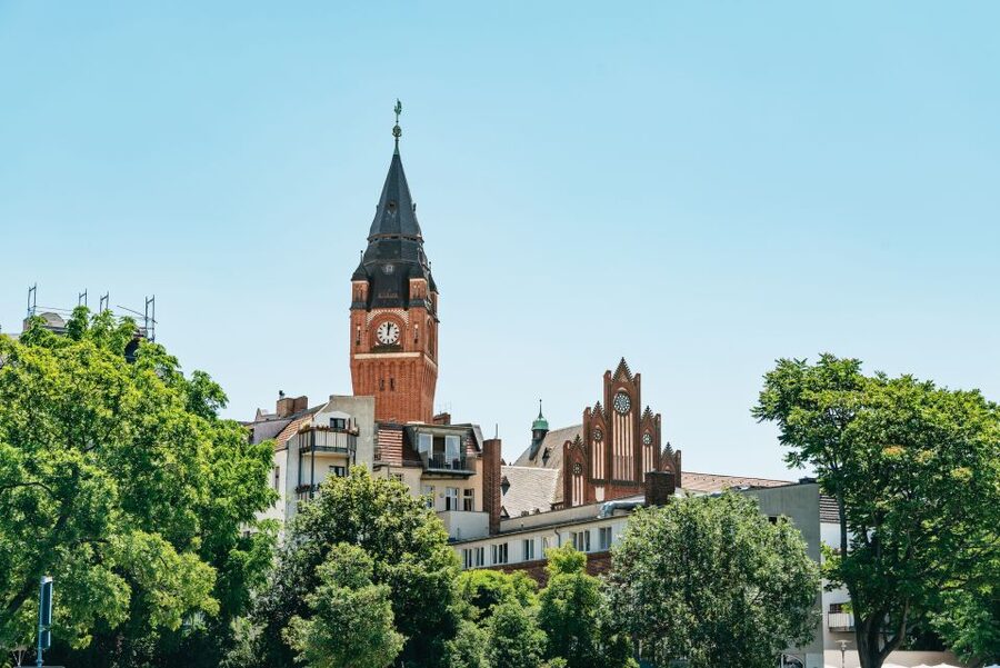 Berlin: Spree Boat Tour to Müggelsee - Köpenick Palace area: where the city story becomes a real photo stop