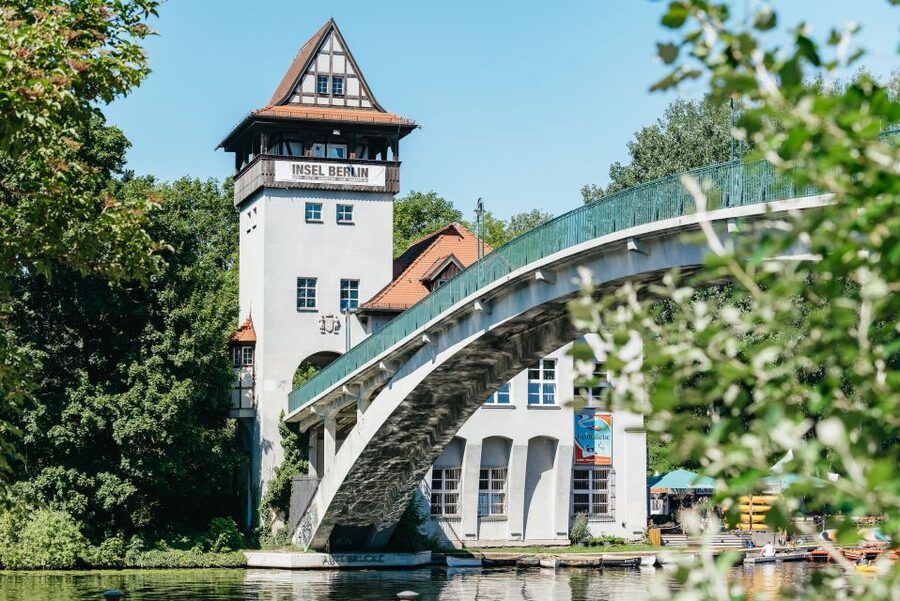 Berlin: Spree Boat Tour to Müggelsee - Price and time: how $25 and 3.5 hours stack up