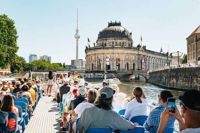 Berlin Spree River Sightseeing Cruise Experience - Haus der Kulturen der Welt, Kanzleramt, and ending with momentum