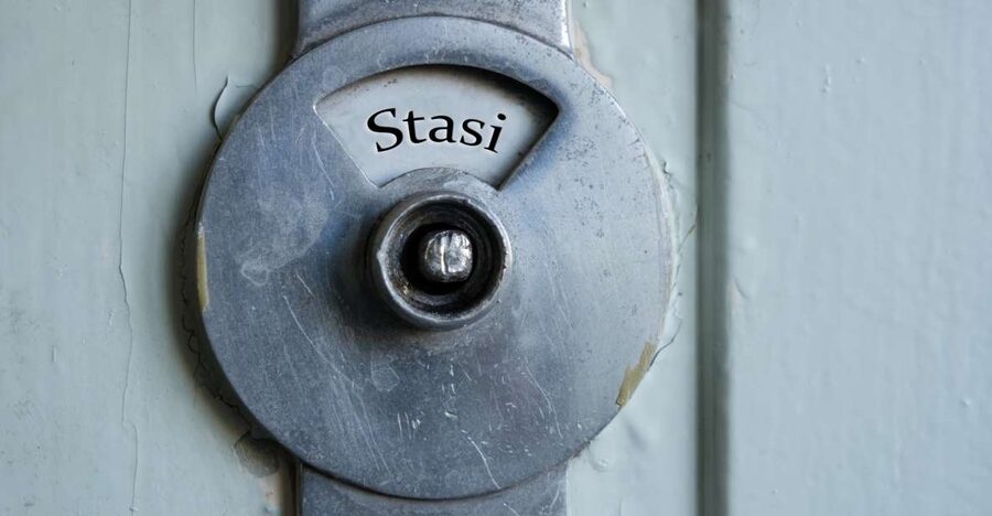 Berlin: Stasi Museum Private Guided Tour with Entry Ticket - Alexanderplatz start: where 1989 changed the temperature