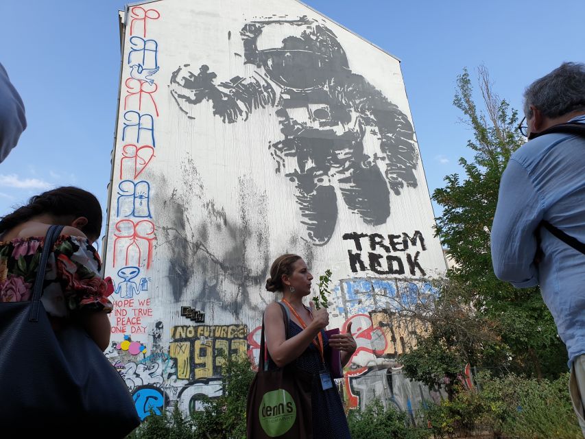 Berlin: Street Art and Alternative Tour - The East Side Gallery: when the Wall becomes a mural wall