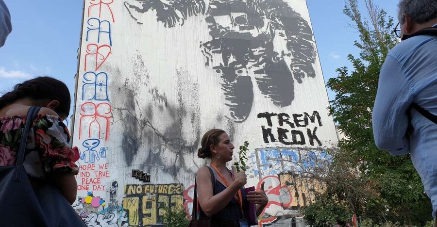 Berlin: Street Art and Alternative Tour - What to bring and transit tips that save time