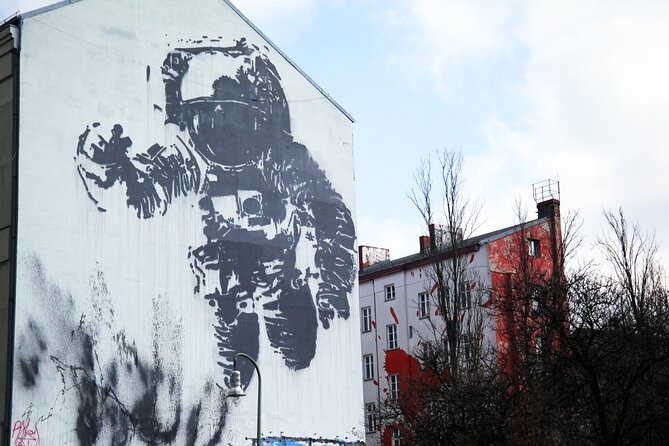 Berlin Street Art & Graffiti Walking Tour - Street Art in Berlin: Why a Guide Changes Everything