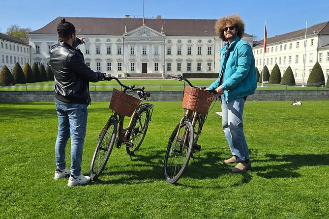 Berlin : The best bike tour with a Berlin guide and insider tips - The former no man’s land square: from busy to silent