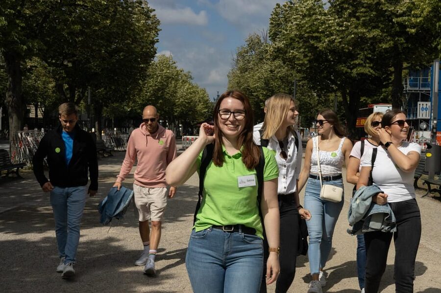 Berlin: the treasures of berlin - walking tour - Where to meet: Marx-Engels-Forum and spotting your guide