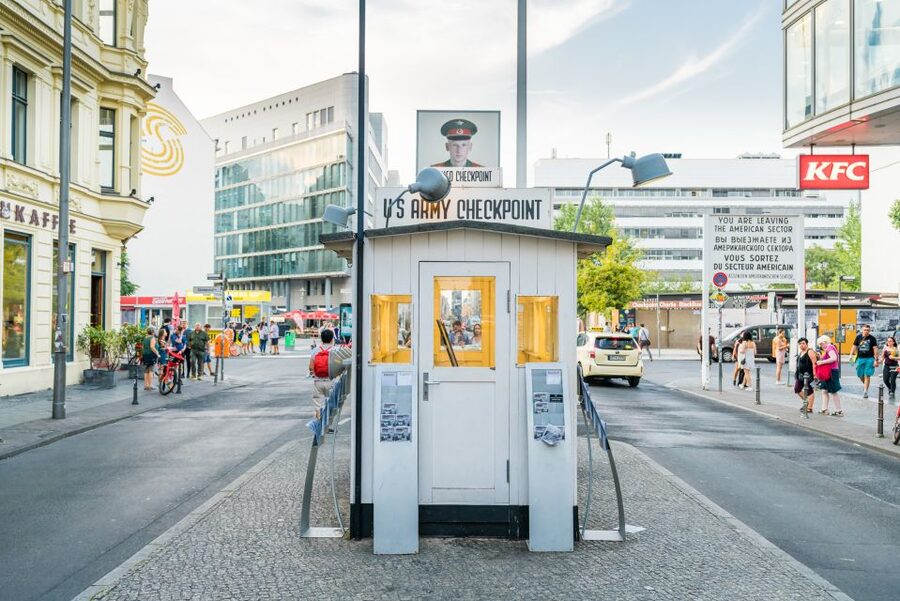 Berlin: Third Reich & Cold War Guided Walking Tour - Checkpoint Charlie: Tanks, Standoff, and the End of the Wait