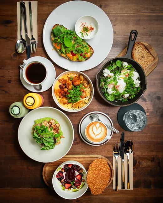 Berlin: Vegan Champagne Brunch at Bonvivant - Bonvivant in Berlin-Schöneberg: the setting that sets the mood