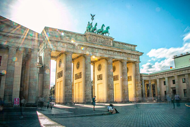 Berlin Walking Tour with Audioguide on Your Smartphone - A Two-Hour Berlin Hit List You Can Control With Your Phone
