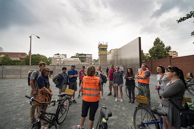 Berlin Wall and Cold War Bike Tour in Small Groups - Your 3.5-hour route: what you’ll see and why it matters