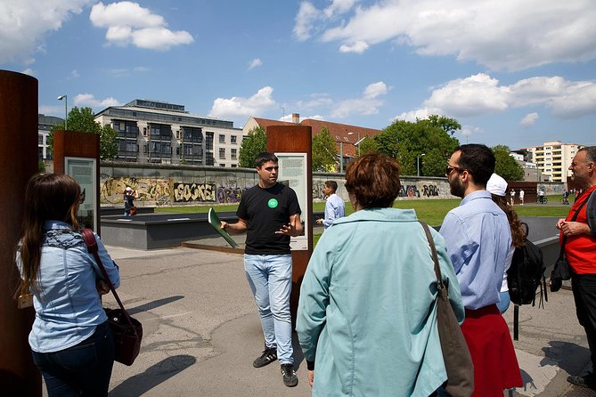 Berlin Wall, Cold War and Stasi Museum Tour - Stop 2: Karl-Marx-Allee and how socialist architecture tells a story