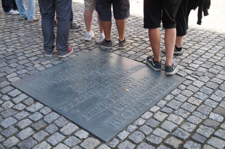 Berlín y el Nacionalsocialismo. Group Tour in Spanish - De Versalles a Weimar: el hilo que ordena el resto del paseo